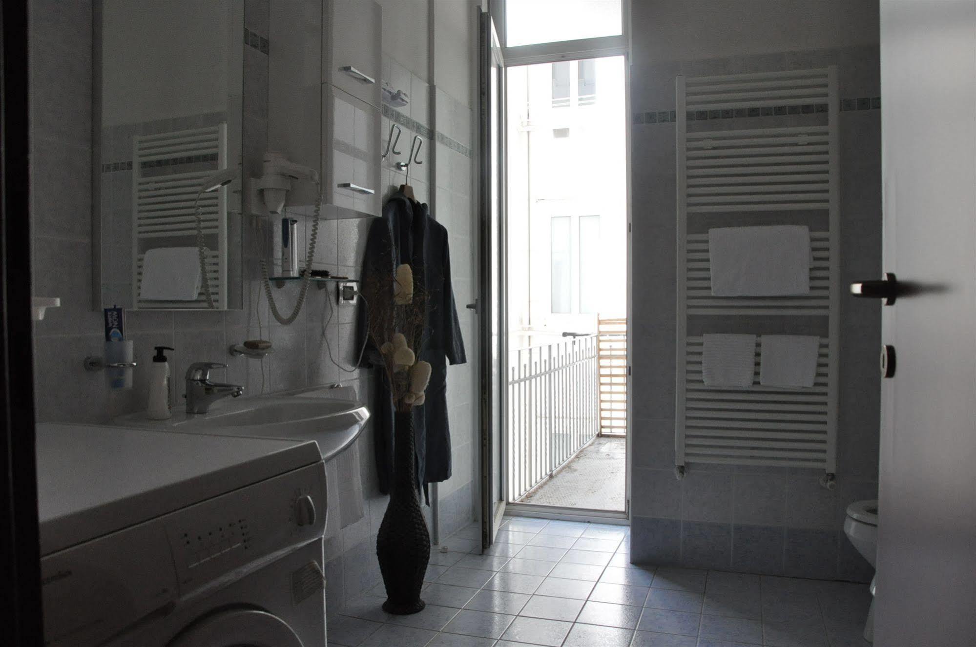 Residence San Marco Триест Экстерьер фото